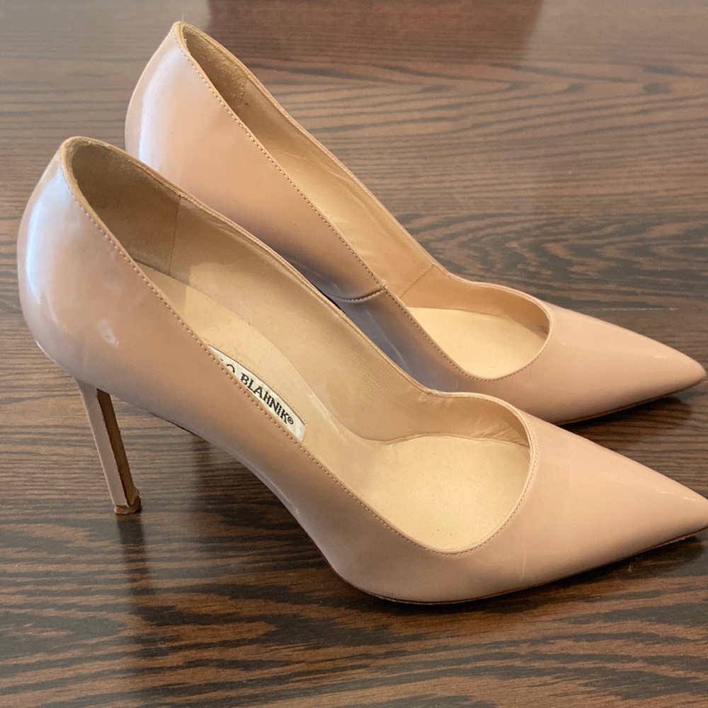 Nude/neutral Manolo Blahnik